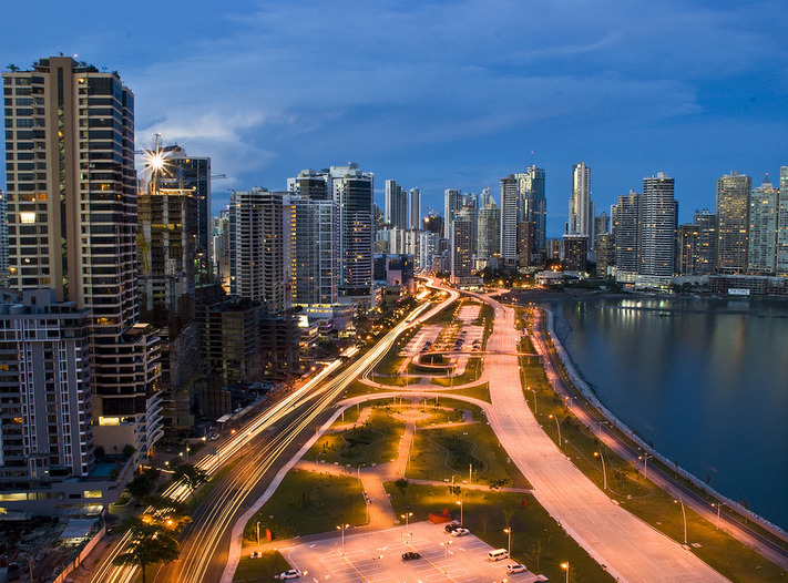 Viajes a Panama | Avenida de luces