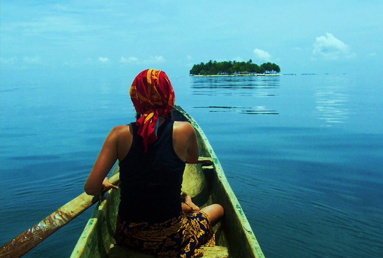 Viajes a Panama | Kuna en Piraguas, San Blas